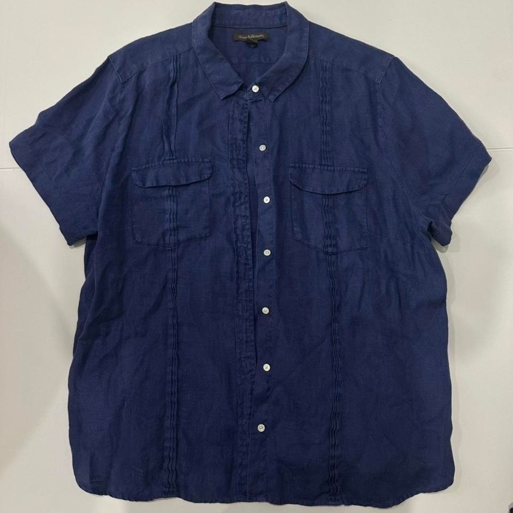 Tommy Bahama Dark Blue Button Up Men's size XLarge